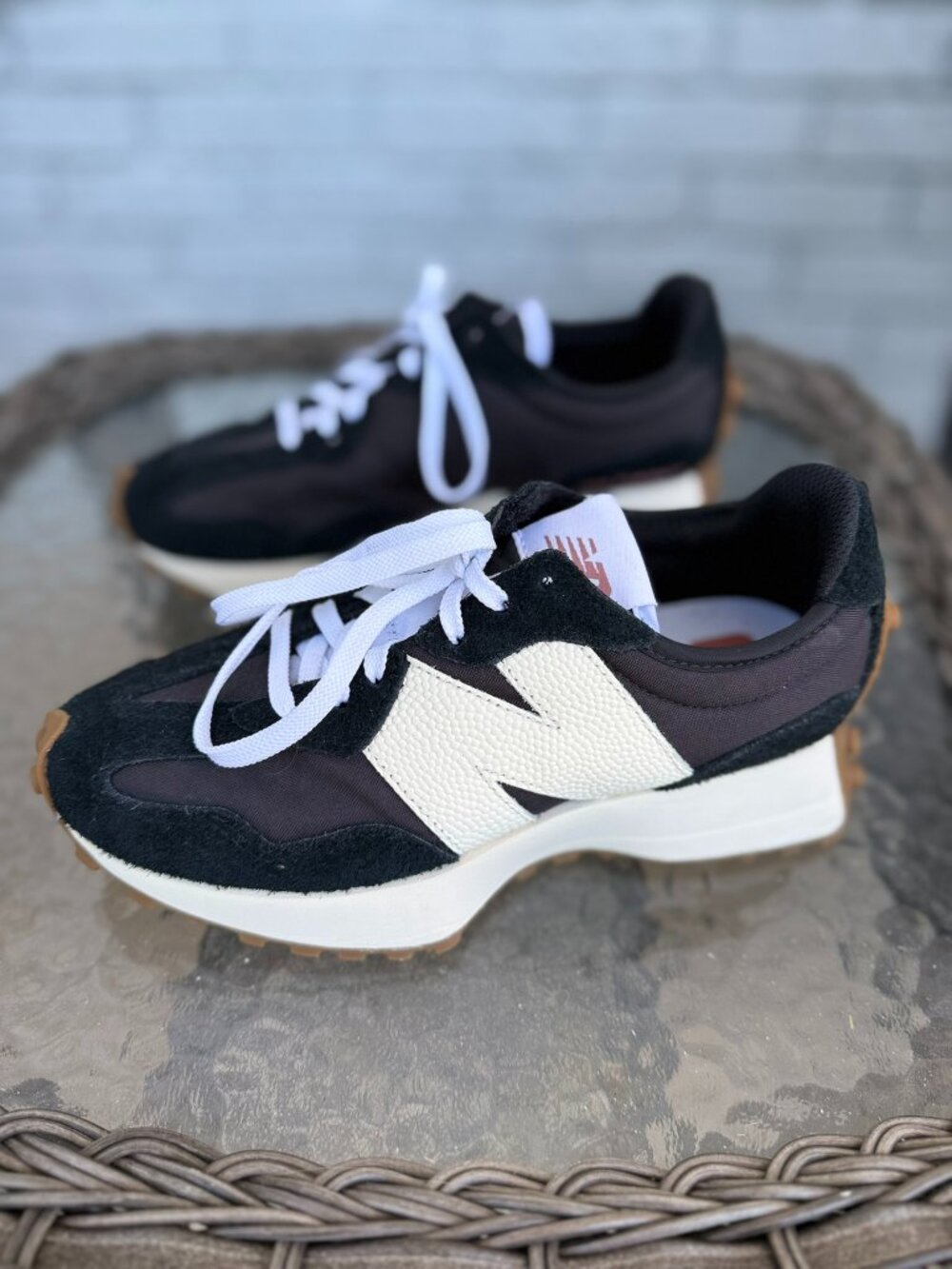 New Balance 327 Black/White Sneakers Size 6